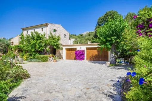 Pollensa, magnificent country house with 2 guest houses, swimming pool and tennis court amidst absolute rural idyll — photo 4