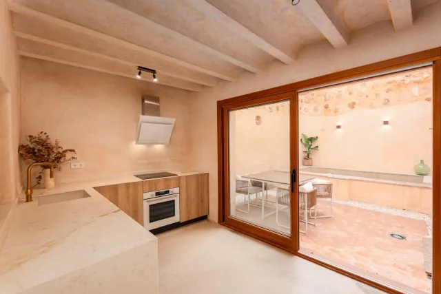Charming fully renovated historic town house with pool for sale in Alaro, Mallorca — photo 2