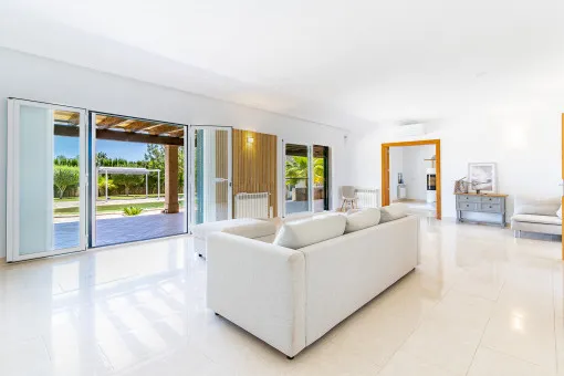 Marratxi, detached family villa in finca style with mountain views and sauna - for seasonal rent (6 months) — photo 10