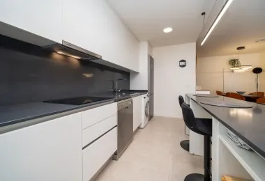 Modern nearly new 1-bedroom apartment in Nou Llevant with parking and storage room — photo 6