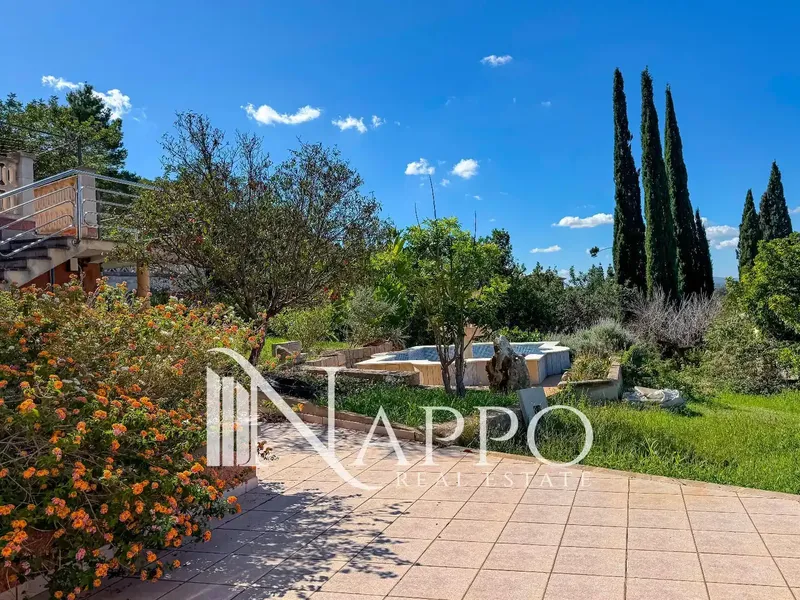 Nappo Real Estate is pleased to present this magnificent estate with an independent villa located in a natural setting just ten minutes — photo 12