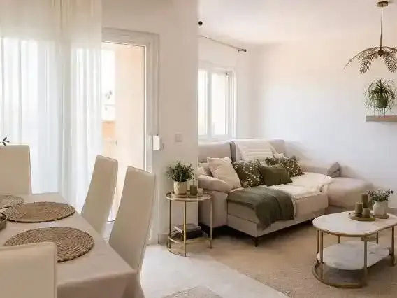 Piso de 3 dormitorios con terraza, parking y trastero en Calonge — photo 1