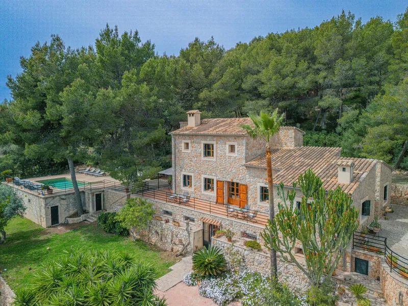 Traditional stone villa — photo 2