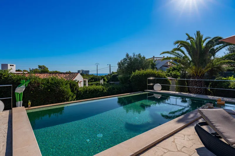 190m² Villa mit 7 Zimmern, Pool und Meerblick zu kaufen — photo 2