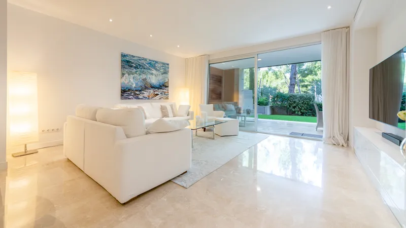 Apartment in Bendinat with private garden in exclusive residential complex — photo 2