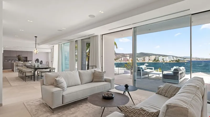 Exceptional frontline coastal residence with five suites in Cala Vinyes — photo 5
