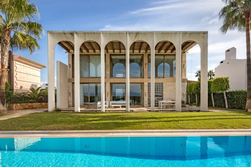 Son Veri Nou, elegant chalet on the seafront in Son Veri Nou with views of the Bay of Palma — photo 1
