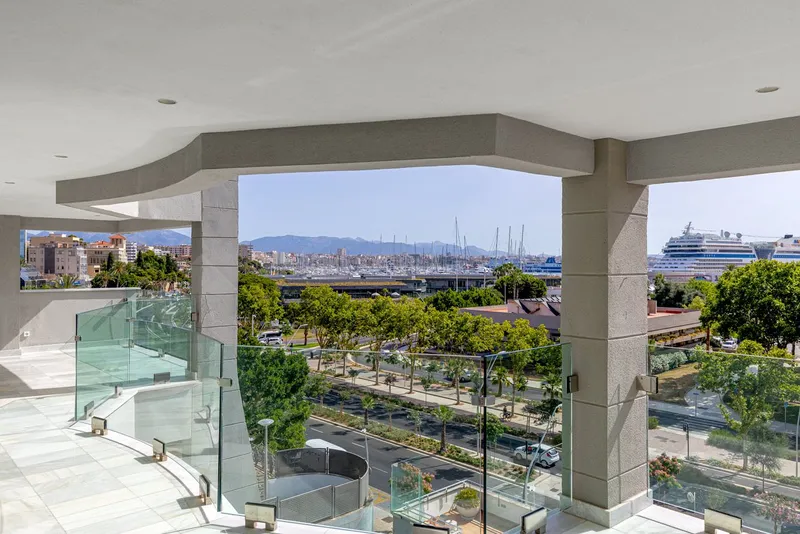 Apartment in Palma - Magnificent Terrace with Harbor View — photo 9