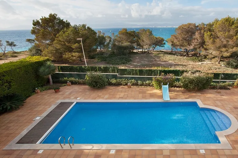 First Line Palace Style Villa with Swimming Pool and Amazing Sea Views in the Sought-after Area of Son Veri Nou — photo 2