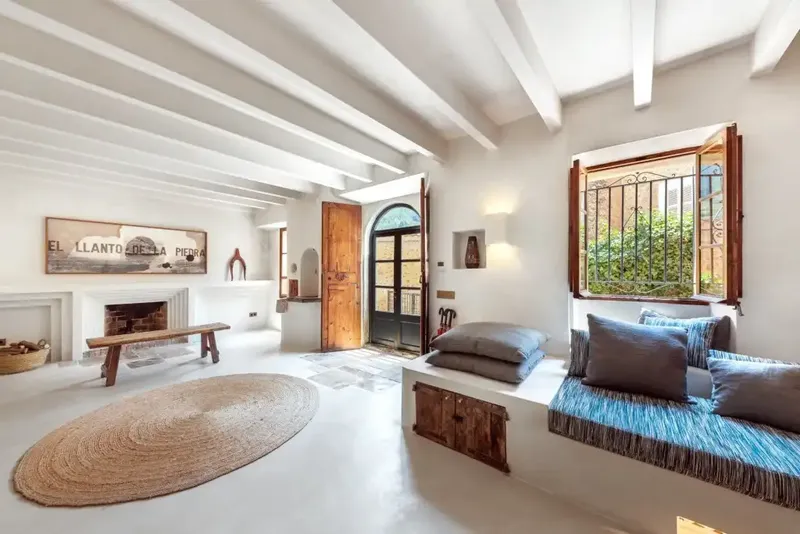 Discover this architectural gem in the idyllic village of Deià, just steps from its charming shops, cafés and restaurants. — photo 3