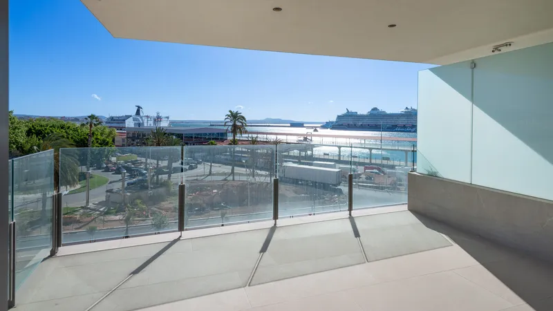 Fantastic new build apartment in Palma with sea and harbor views — photo 3