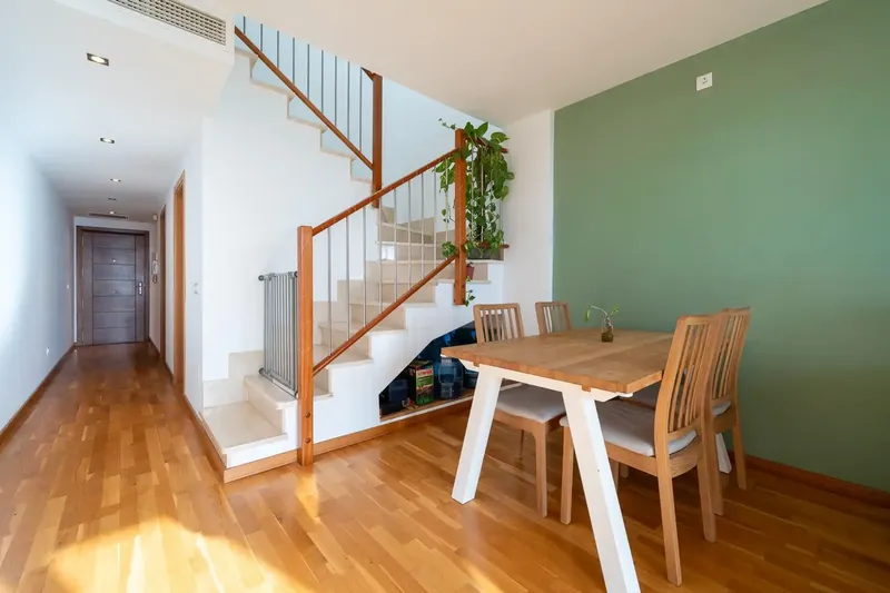 Discover this impressive duplex located in the quiet town of Vilafranca de Bonany. Built in 2008, this property is — photo 3