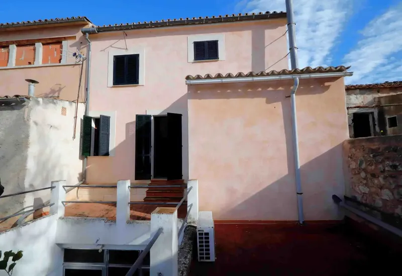 Townhouse for sale in Binissalem, total built 395 m², plot 216 m², ground floor and two floors, running water. Ground floor: 175 m² garage — photo 6