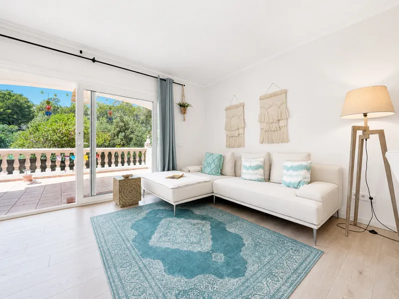 Elegant townhouse in exclusive residence next to the golf courses in Camp de Mar Mas — photo 6