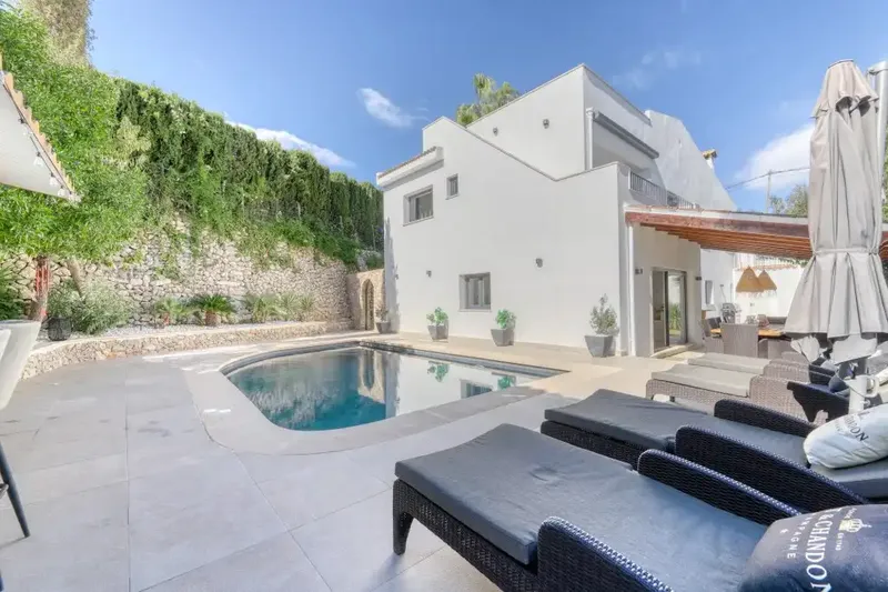 Nestled in the tranquil setting of Es Capdellà, one of Mallorca's most picturesque villages, this elegant contemporary villa offers — photo 2