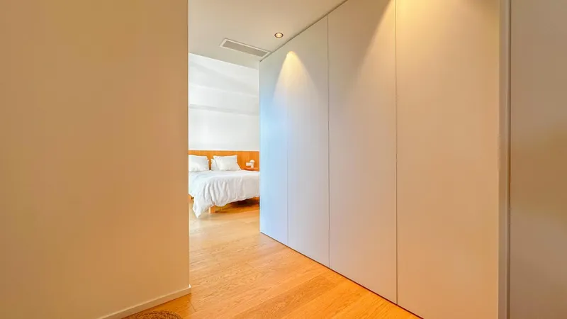 Impressive apartment with sea and cathedral views on Paseo Marítimo — photo 11
