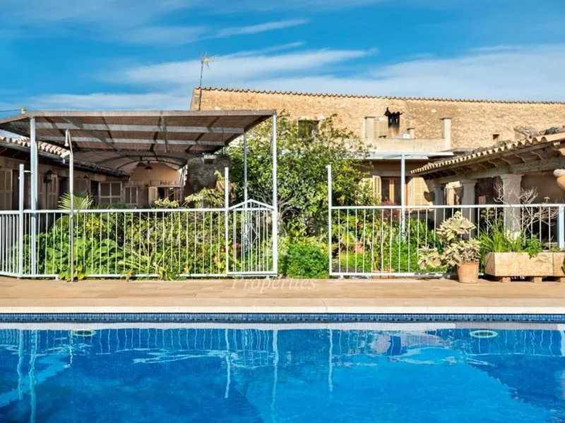 Luxury home in Santa Maria del Camí, Province of Balearic Islands — photo 2