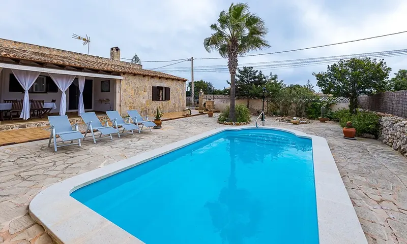 Detached house with pool in Cala Llombards — photo 1