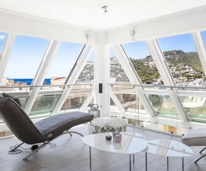Duplex penthouse with independent studio, terraces and sea views in the centre of Port d'Andratx — photo 1