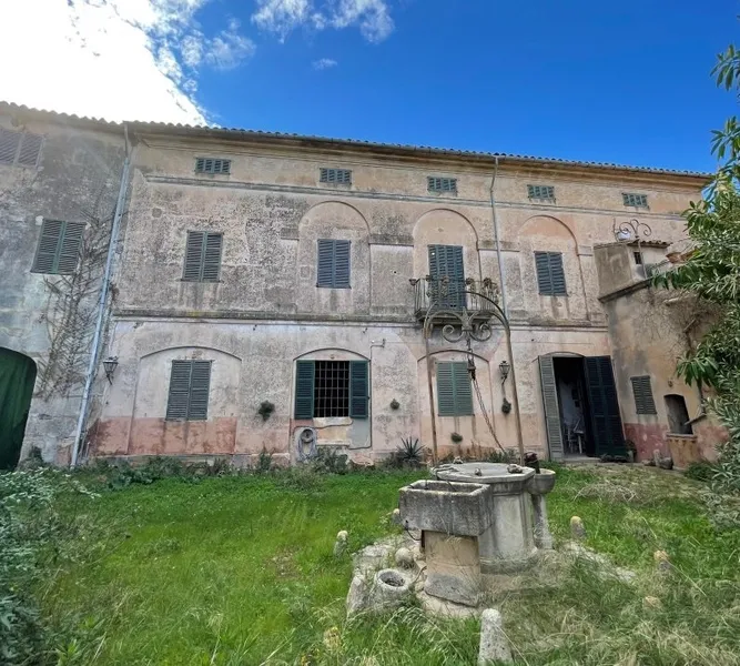 Impressive 19th century Townhouse in Llucmajor with renovation project — photo 7