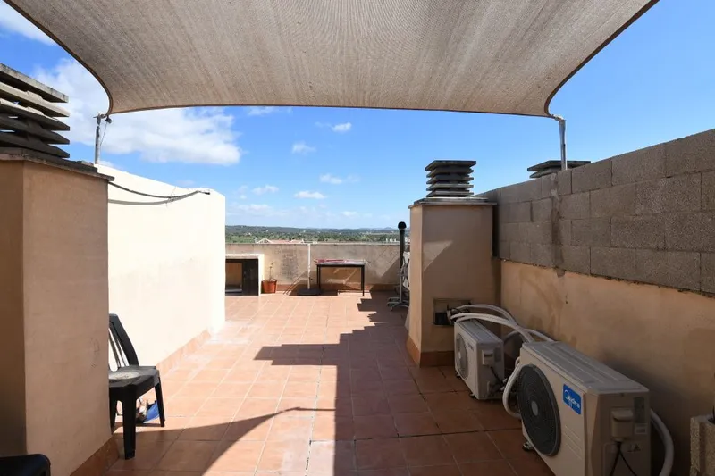 Apartment with communal swimming pool and private garage in Campos — photo 2
