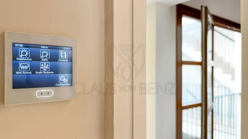 Elegant luxury penthouse in the best central old town location in Palma de Mallorca — photo 11