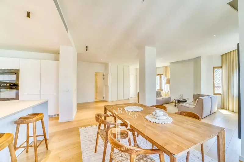 Elegant Duplex Penthouse with Panoramic Sea and City Views in Palma's Historic Old Town — photo 1