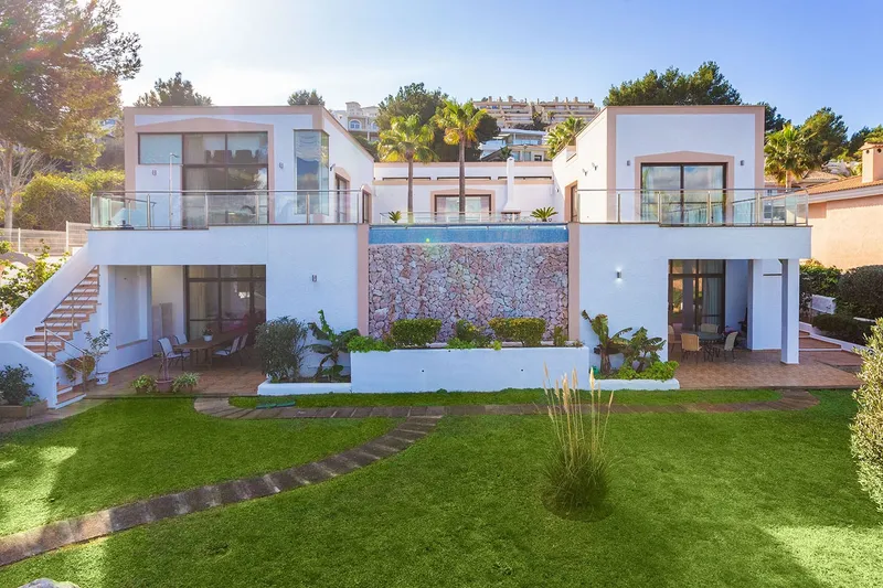 Spacious villa with fantastic views in a sought-after top location — photo 1