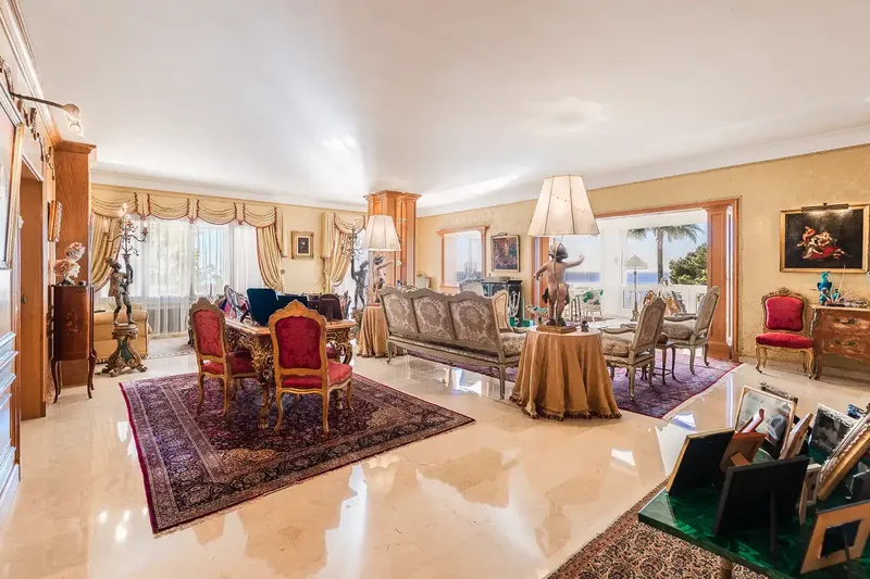 This exclusive property in Genoa impresses with its stunning views of the entire Bay of Palma and offers great privacy, although it b — photo 7