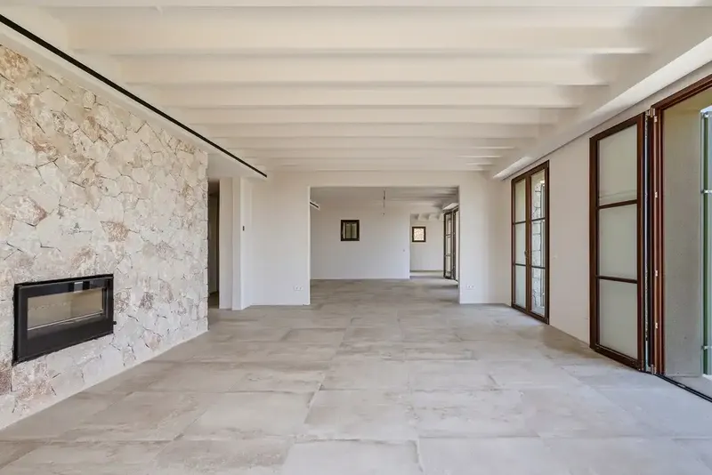 This exceptional newly built finca in Cala Millor offers a refined Mediterranean lifestyle in a quiet setting, just five — photo 9