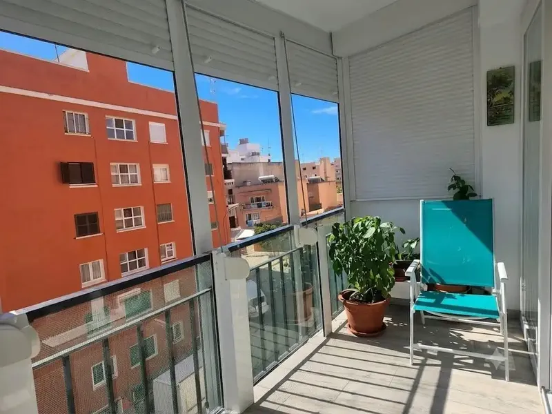Piso para entrar a vivir, completamente reformado de luz, agua, suelos de parquet, ventanas de climalit con rotura térmica.Persianas enrolla — photo 6