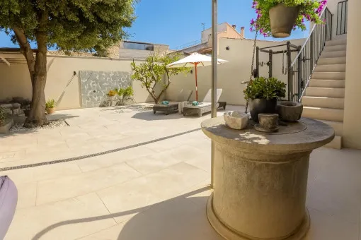 Muro, design-led townhouse with patio in a quiet street of Muro — photo 6