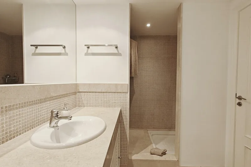 Apartment in Santa Ponsa - Pool area with sun loungers — photo 7