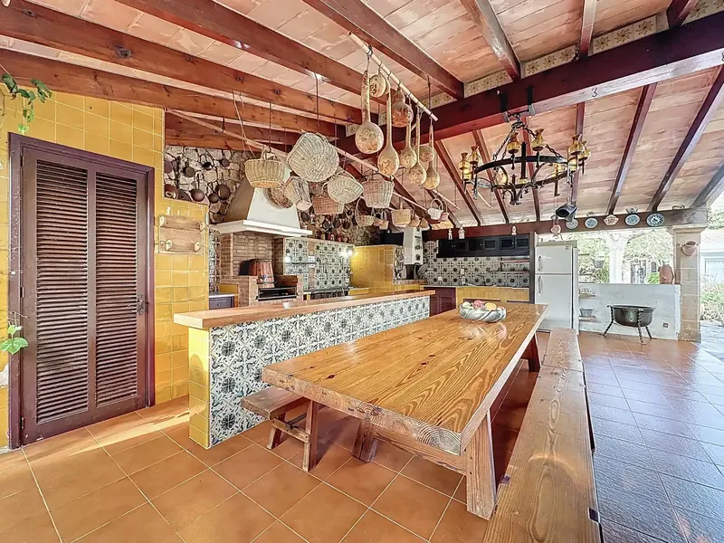 In the heart of the renowned S'iller urbanization in Puerto Pollensa, a unique opportunity to acquire an exclusive chalet — photo 5