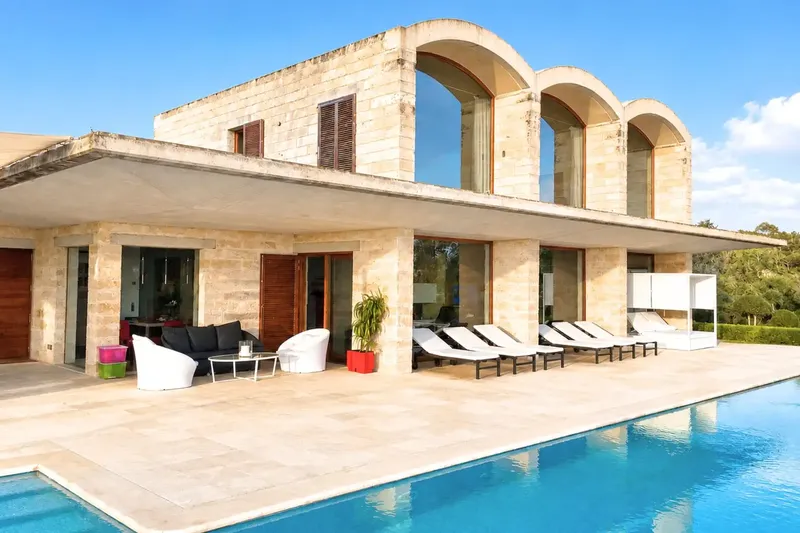 Exclusive finca with panoramic views to Felanitx, infinity pool and ETV licence — photo 1