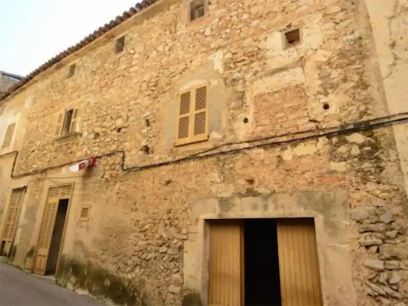 Village house in the center of Arta, with stone walls and wooden beams, full of character and charm (before 1890) — photo 3