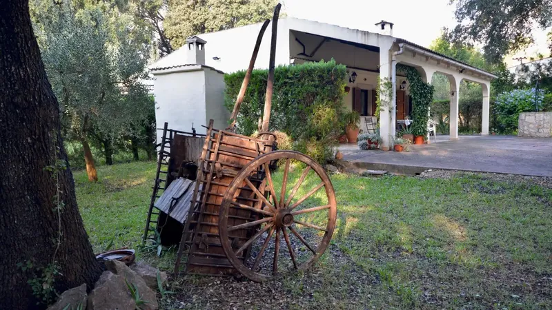 Discover this wonderful single-story property, built in 1980 and located on a generous plot of 1,920 m2 in the quiet area — photo 12