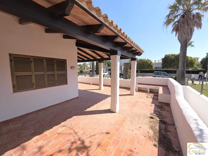 Mediterranean Bungalow with Exceptional Development Potential in Prestigious Sa Coma — photo 3