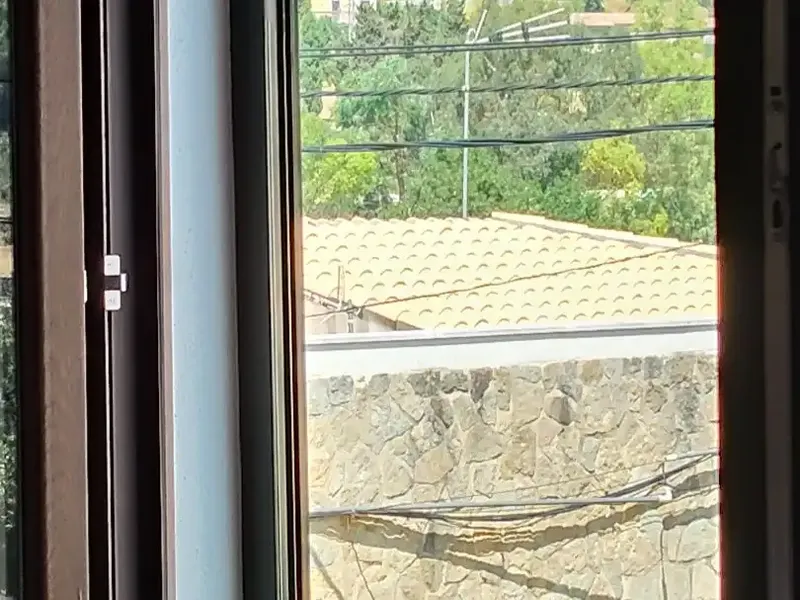 Characterful apartment with mountain views — photo 4
