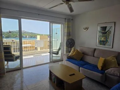 Apartment in Calvià (Santa Ponça) with 51 m² built surface, 1 room, 1 bathroom, 50 m to the sea — photo 3