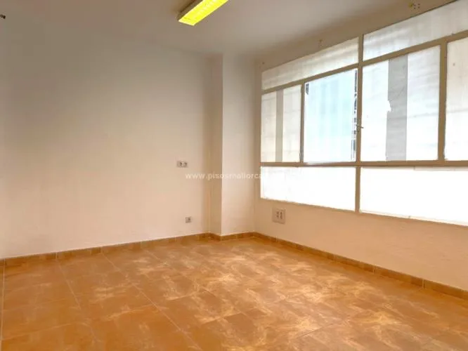 Office / Workspace. Palma de Mallorca, Center Area — photo 1