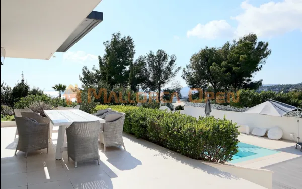 Modern villa with sea views in Portals Nous — photo 10