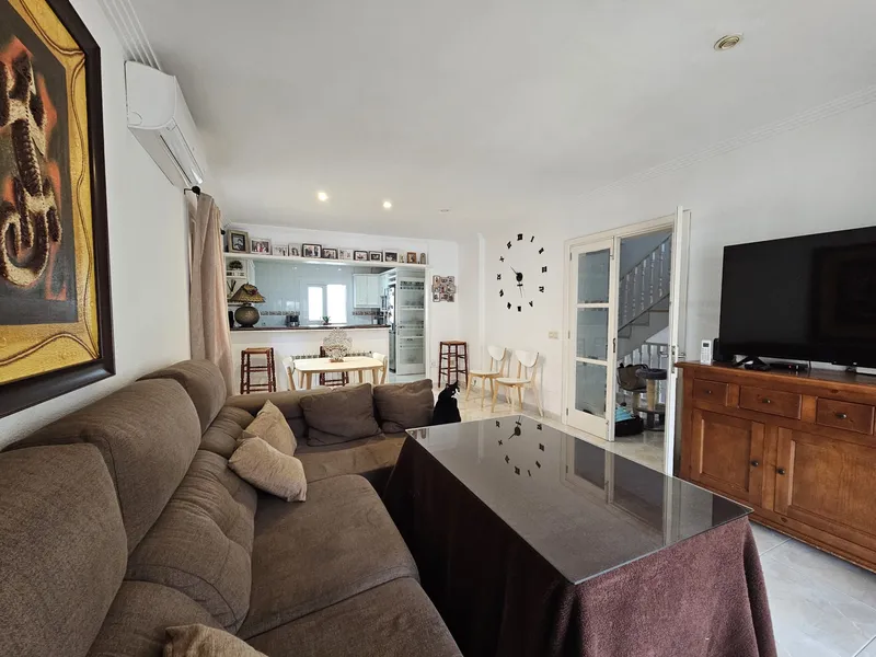 Elegant Mediterranean-style home of 201 m² with ... — photo 6