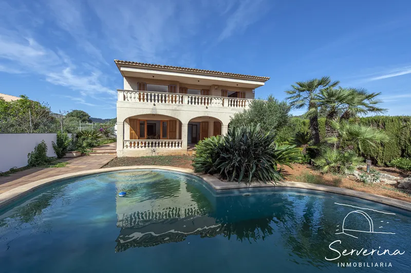 Impressive luxury villa in Cala Bona: tranquility, comfort and exclusivity — photo 1
