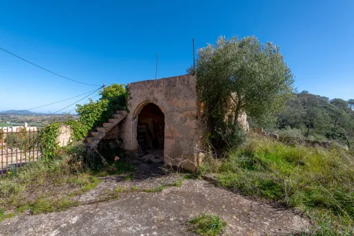 Santa Eugenia, historic rustic finca with panoramic views in Coves to renovate — photo 9