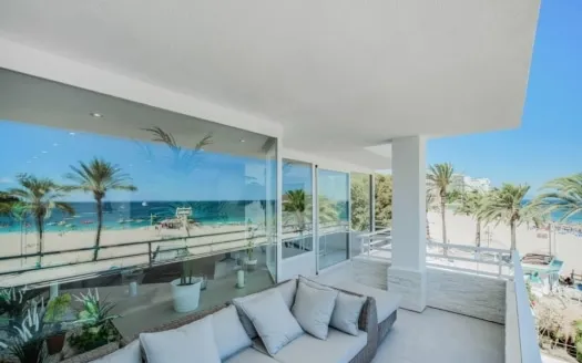 Renovated luxury apartment in 1st sea line with fantastic panoramic sea view — photo 3