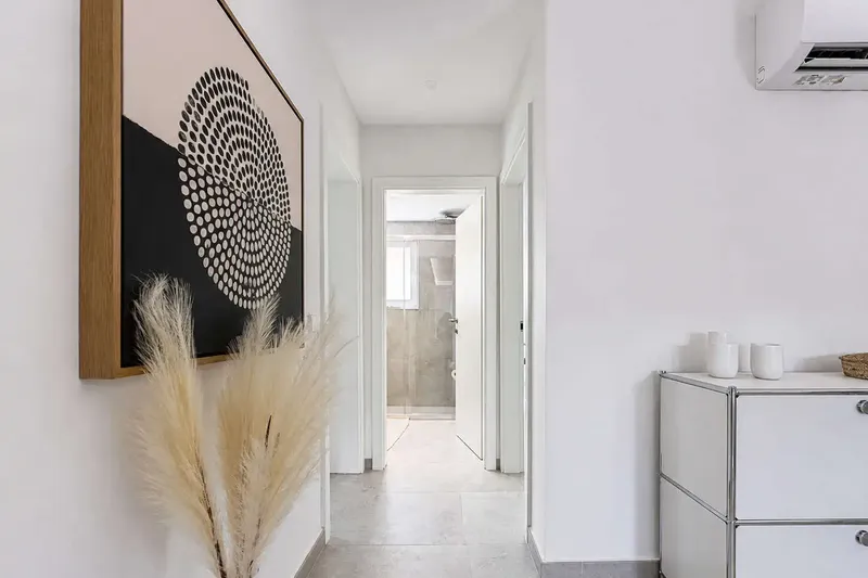 Ground floor flat in Cala Mendia, renovated with high-quality materials, combines modern comfort with the Mediterranean lifestyle — photo 6