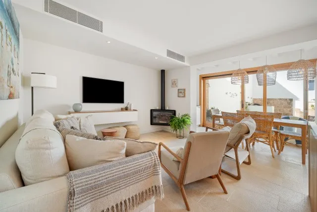 Elegantly renovated village house with pool for sale in Pollensa, North Mallorca — photo 11
