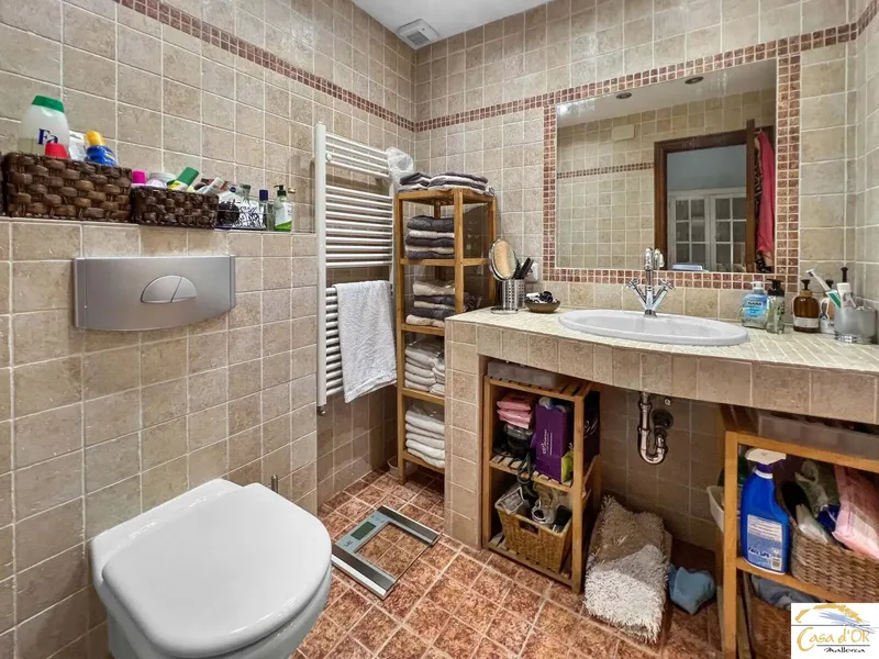 Exclusive Townhouse in the Heart of Felanitx with Two Living Units and Expansive Mediterranean Terraces — photo 9