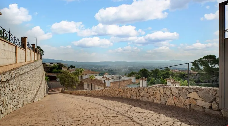 Contemporary six-bedroom villa with mountain backdrop for sale in Son Vida — photo 3